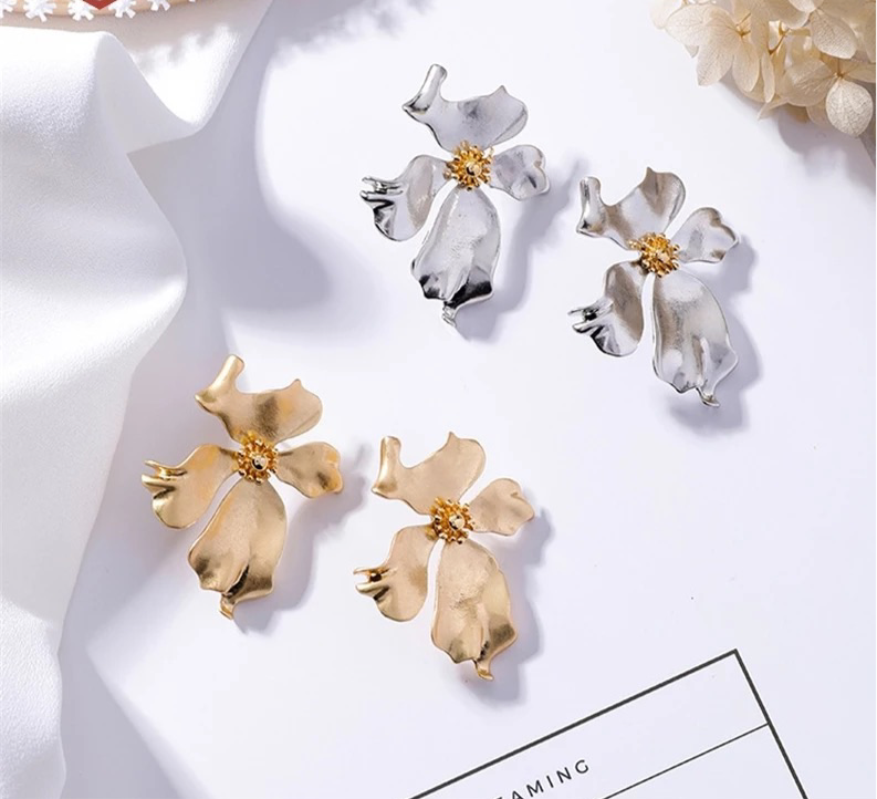 Vintage flower earrings