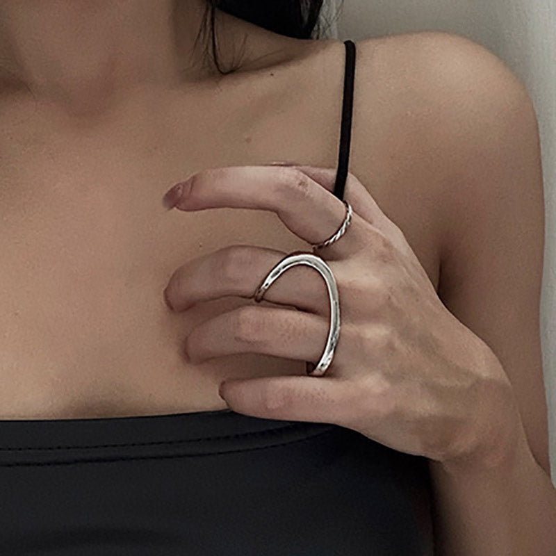 Two-finger Irregular Geometric Rings